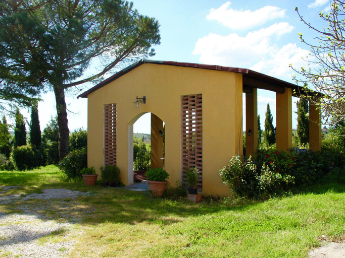 Farmhouse in Vinci with Swimming Pool, Terrace, Garden, BBQ, Florence