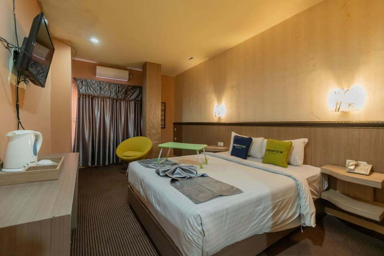 Bedroom, Urbanview Hotel Best skip Palembang, Palembang