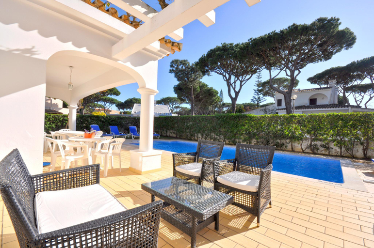 Food & Drinks 5, Great pool villa just a short stroll to the centre, Loulé