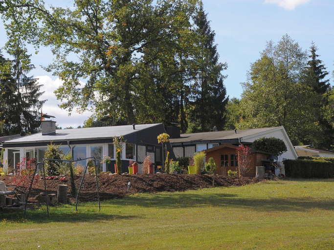 Detached bungalow with terrace in a wooded area, Vulkaneifel
