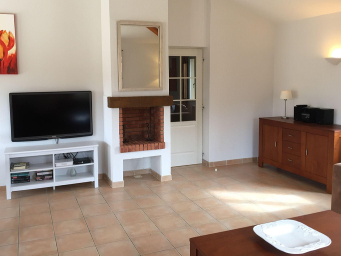 Others 4, Luxury villa on a private domain, located almost directly on the Ardeche!!, Ardèche