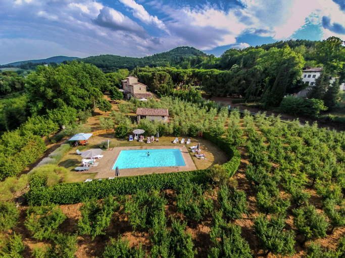 Exterior & Views 5, Farmhouse with pool and private terrace, between fruit trees and olive grove, Siena