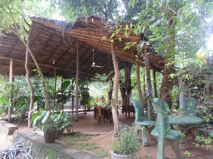 Others 4, Ariya Rest House, Thamankaduwa