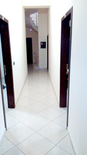 Others 4, Hotel Shpetimi, Skraparit