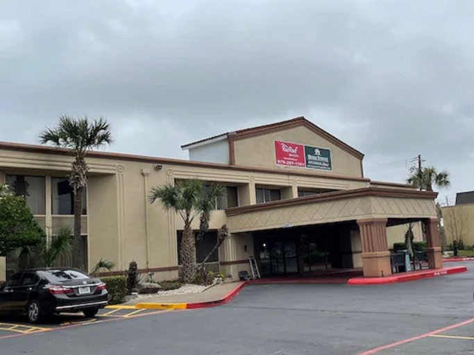 Exterior & Views, HomeTowne Studios by Red Roof Lake Jackson, Brazoria