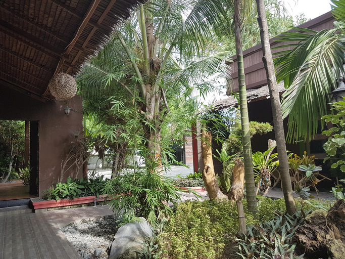 Others 1, Lawaka Hotel, Tojo Una-Una