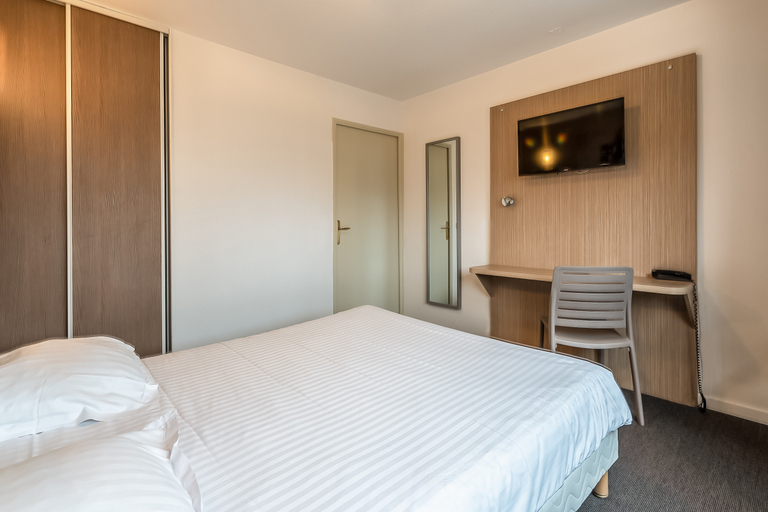 Bedroom 3, Comfort Aparthotel Les Hauts d'Annecy, Haute-Savoie
