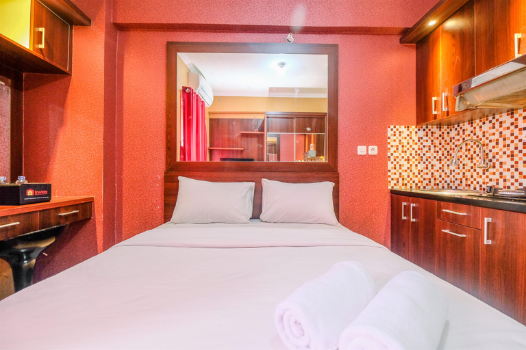 Bedroom 2, Fancy and Nice Studio at Green Pramuka City Apartment By Travelio, Jakarta Pusat
