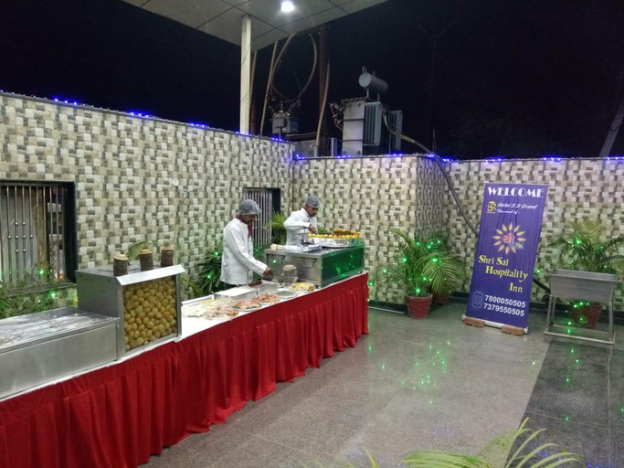 Food & Drinks 5, Hotel SS Grand, Lucknow