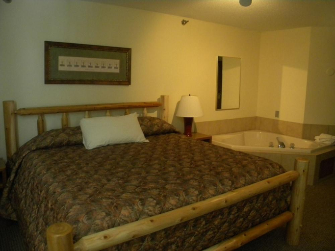 Bedroom 2, Nisswa Inn and Suites, Crow Wing