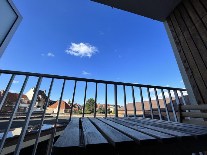 Others 5, Spacious 2 Bedroom App in the Center With Terrace, Oost-Vlaanderen