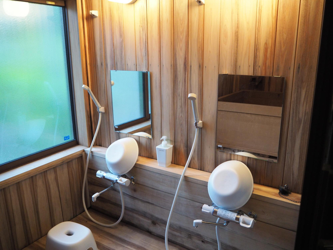 Bathroom 3, Kusatsu Onsen Ryokan Eidaya, Kusatsu