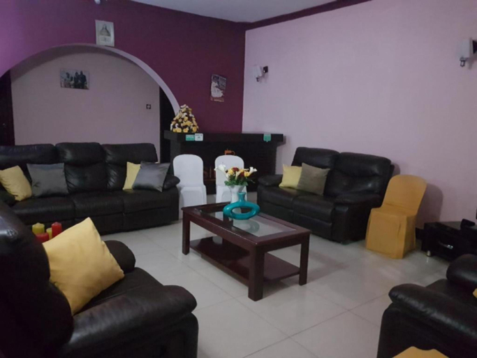 Public Area, Sheevy's Bed N Breakfast, Fort Portal