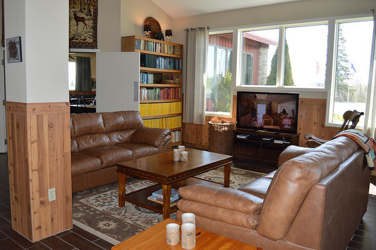 Public Area 3, Cedar Hill Lodge, Mackinac
