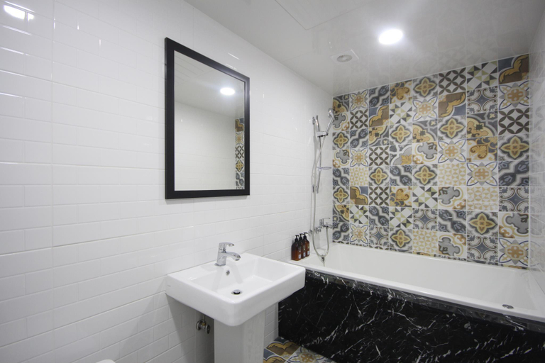 Bathroom 3, Gray Hotel, Gimhae