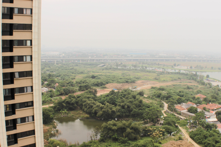 Exterior & Views 2, Comfort Living 2BR Apartment at Meikarta By Travelio, Cikarang