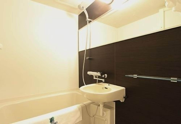 Bathroom 25