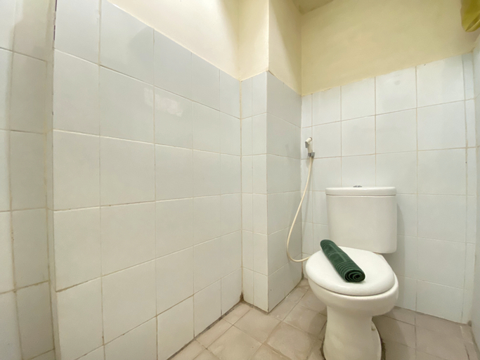 Bedroom 3, Cozy 3BR Furnished Apartment at Gateway Ahmad Yani Cicadas By Travelio, Bandung