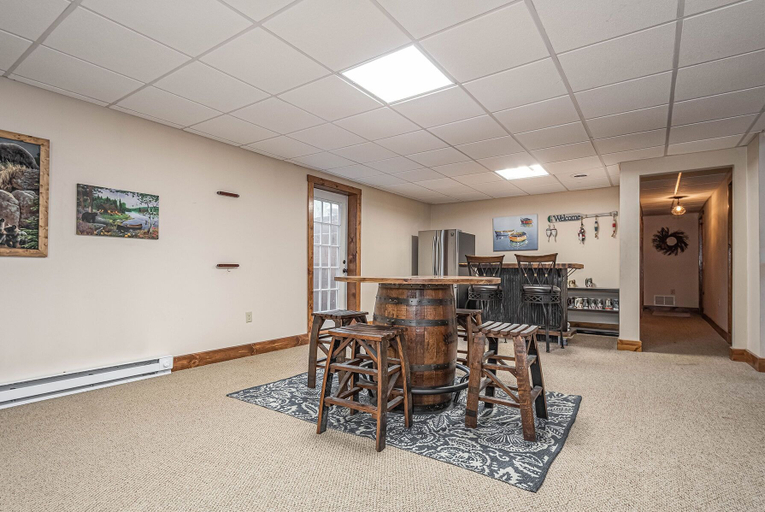Public Area 2, Fireside Pointe, Garrett