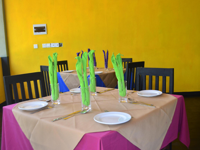 Food & Drinks 4, Sanoga Resort, Hingurakgoda
