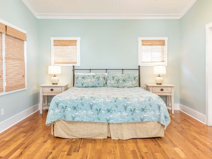 Bedroom 4, Double Happiness, Chatham