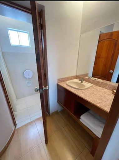 Bathroom 4, EPIQUS HOTEL, Lima