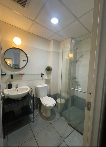 Bathroom, Cozy Modern 1BR Apartment Akasa BSD, Tangerang Selatan