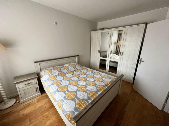 Bedroom 2, Spacious 2 Bedroom App in the Center With Terrace, Oost-Vlaanderen