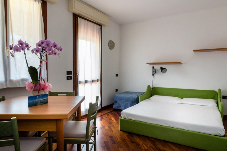 Bedroom 3, Sirmio Apartments Primavera Stay, Brescia