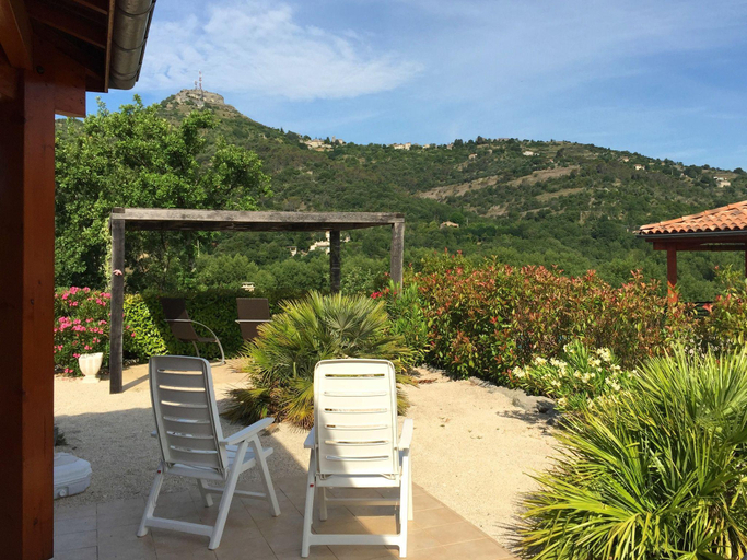 Others 5, Luxury villa on a private domain, located almost directly on the Ardeche!!, Ardèche