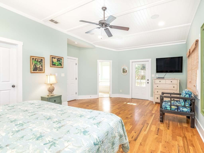 Bedroom 3, Double Happiness, Chatham