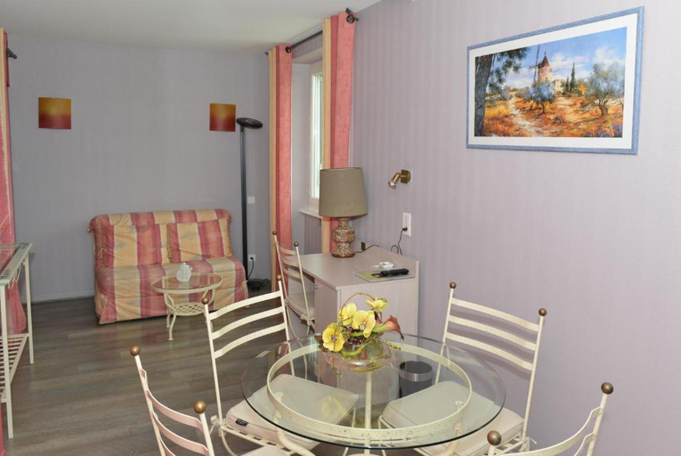 Bedroom 3, Hotel Beau Site, Cantal