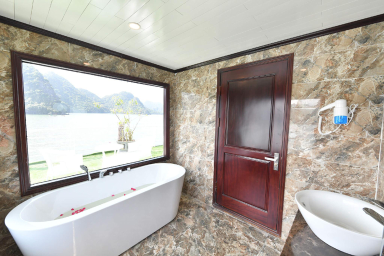 Bathroom, Halong Sapphire Cruise, Hạ Long