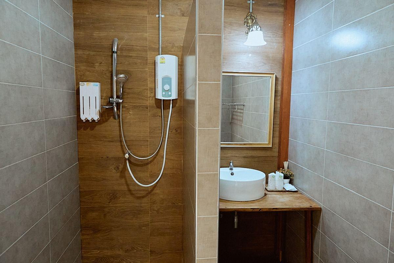Bathroom, 111 Resort and Spa, Sankha Buri