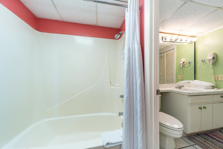 Bathroom 4, Sunbird Beach Resort 906 West su-9111SBIRDBW0906S-710, Bay