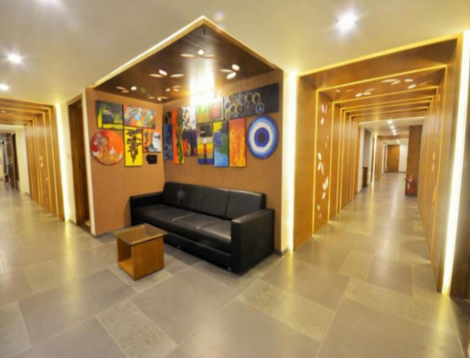 Public Area 3, 7Wonders Hotel, Gandhinagar