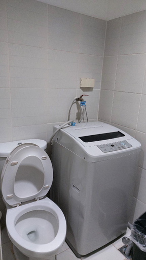 Bathroom 3, Sea Residences MOA by Queennie, Pasay City