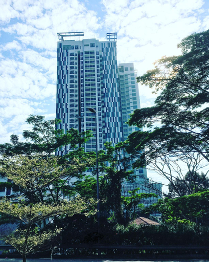 Spacious 2Bed Condo Suites w Jacuzzi Bath/Smart TV, Johor Bahru