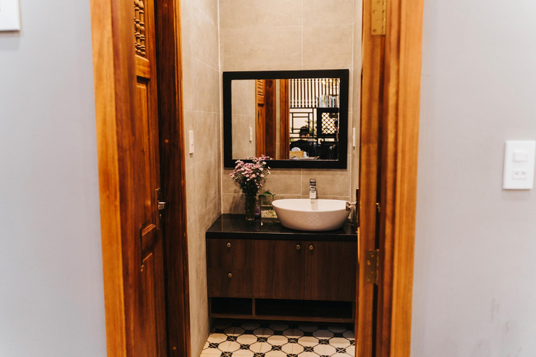 Bathroom 4, Hue 1962 Inn, Huế