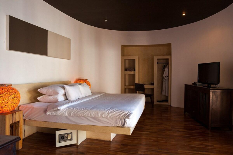 Bedroom 1, Peaceful 1BDR Villa with Private Pool in Seminyak, Badung