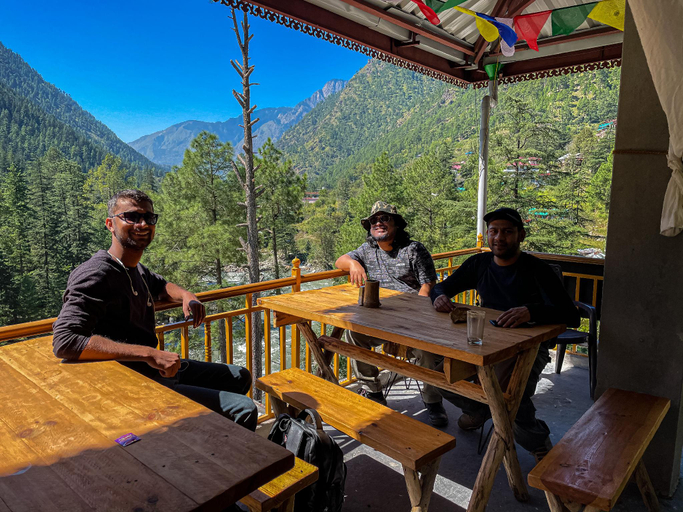 Food & Drinks 3, Highland, Kullu