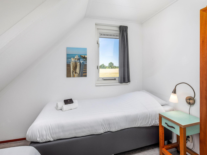 Bedroom 2, Villa in Aquadelta with Child-Friendly Features, Schouwen-Duiveland