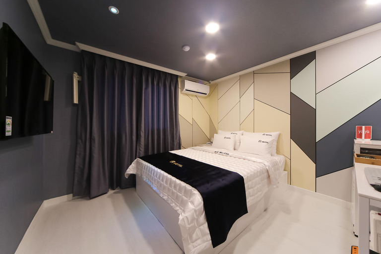 Bedroom 2, Prince Motel, Dongnae
