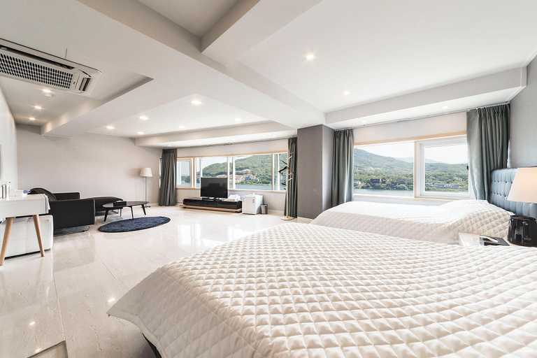 Bedroom 2, Yangpyeong J Hotel, Yangpyeong