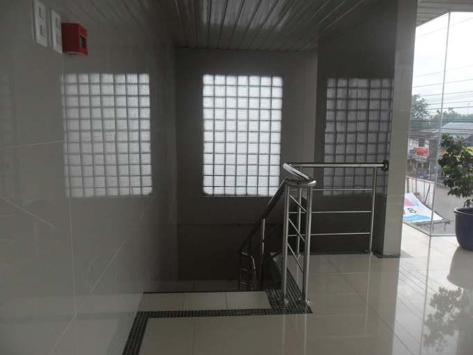 Bathroom 2, B n T Inn, Lapu-Lapu City