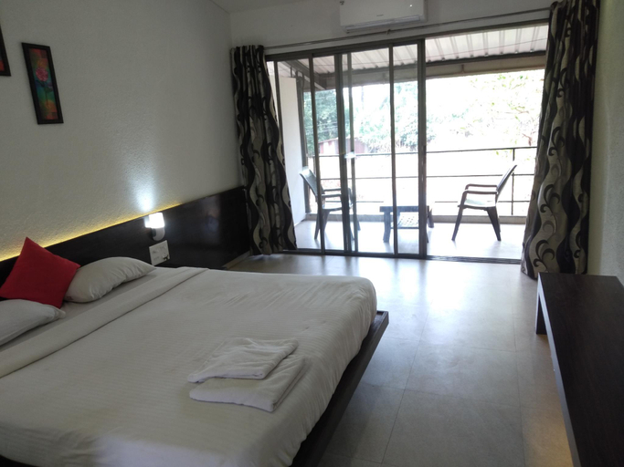 Bedroom 2, Forest Inn, Satara