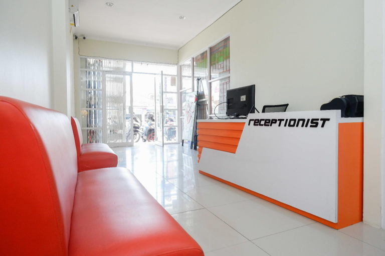 Public Area 3, RedDoorz Syariah @ Kelud Sampangan Semarang, Semarang
