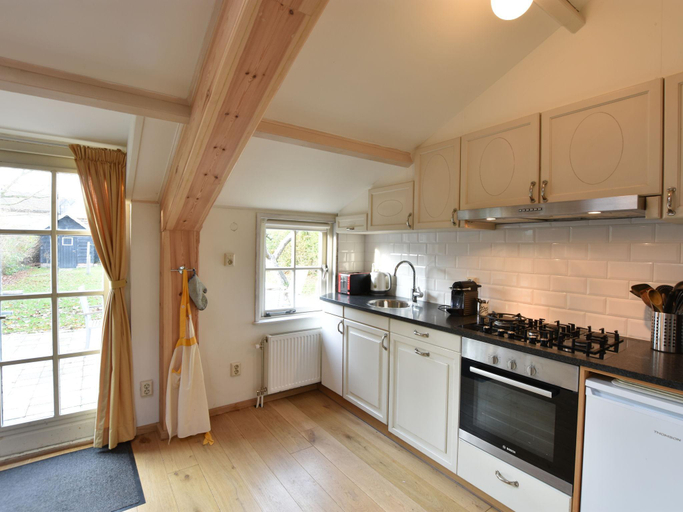 Others 5, Holiday Home in Nieuwvliet near Beach, Sluis