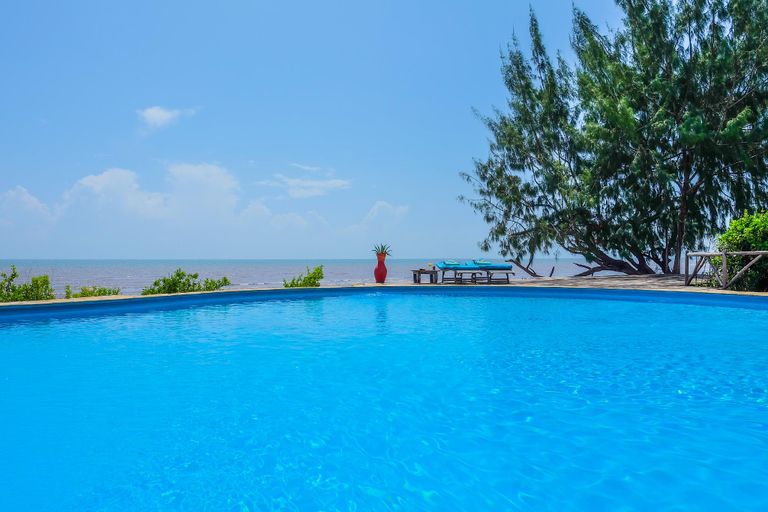 Sport & Beauty 2, Saadani Safari Lodge - bush, river, beach, Bagamoyo