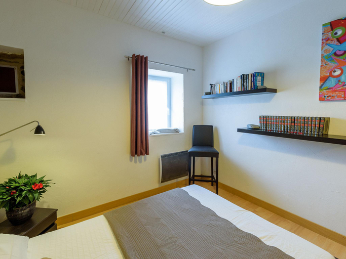 Others 2, Holiday home with private pool, Finistère